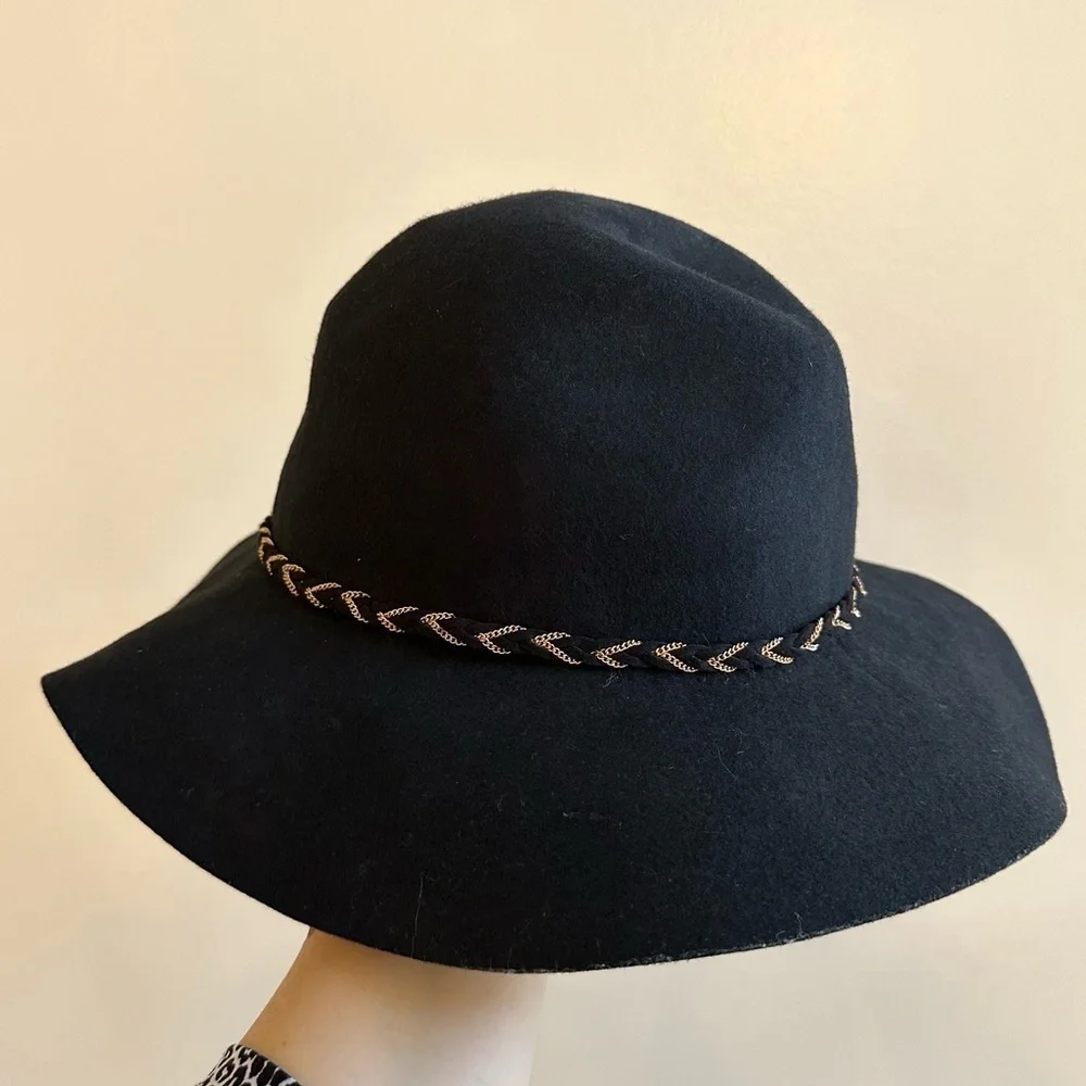 Women’s stylish beautiful black wool hat